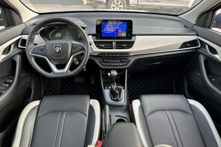Used Baojun 360 2019 1.5L CVT Luxury Model China VI Emission Standard Interior 3