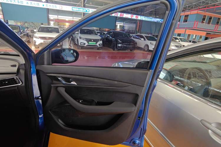 Used Baojun 360 2019 1.5L Manual Elite Version China VI Right Front Door Interior