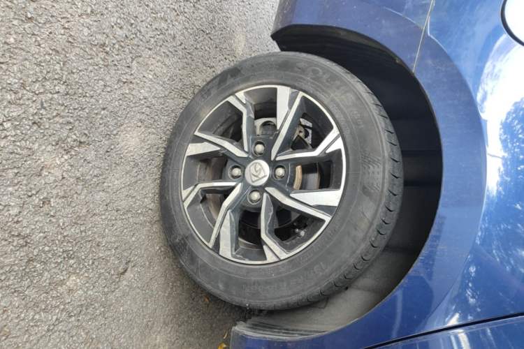 Used Baojun 360 2019 1.5L Manual Luxury Version China VI Right Rear Wheel Hub