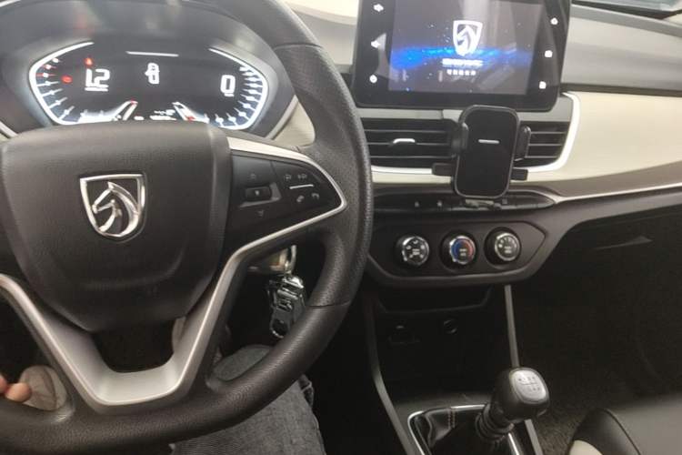 Used Baojun 360 2019 Revised Version 1.5L Manual Elite China VI Center Console