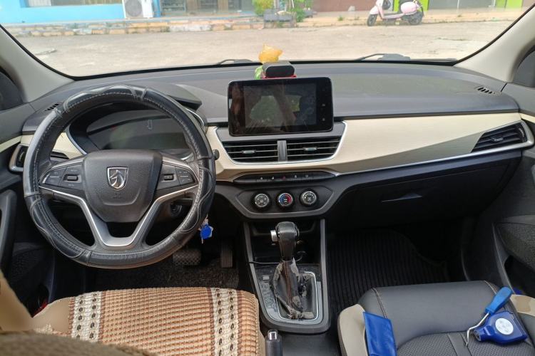 Used Baojun 360 2019 1.5L CVT Elite Version China VI Center Console