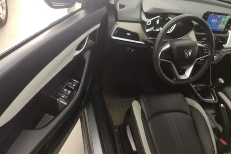 Used Baojun 360 2019 Revised Version 1.5L Manual Elite China VI Driver Seat