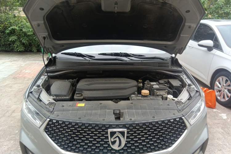 Used Baojun 360 2019 1.5L CVT Elite Version China VI Engine Bay