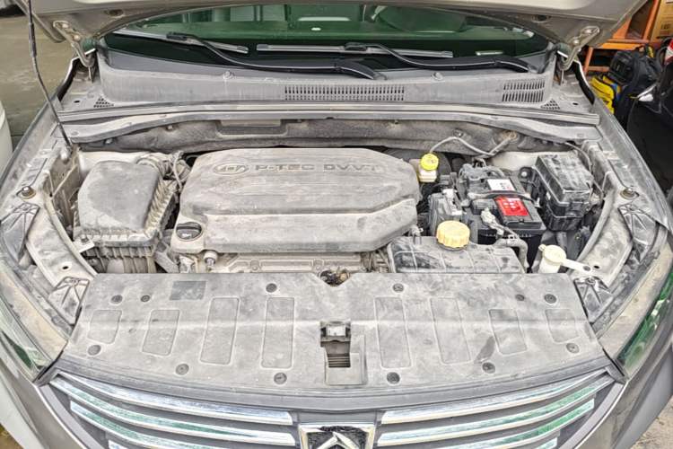 Used Baojun 360 2019 1.5L Automatic Elite Version China VI Engine Bay