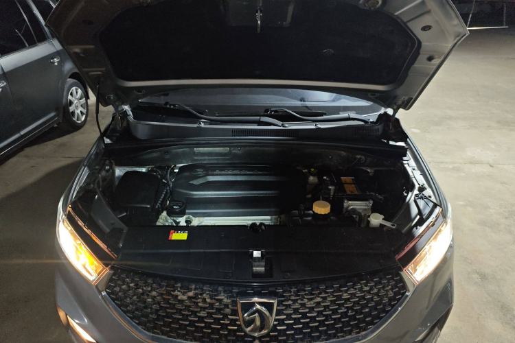 Used Baojun 360 2019 1.5L CVT Luxury Model China VI Emission Standard Engine Bay