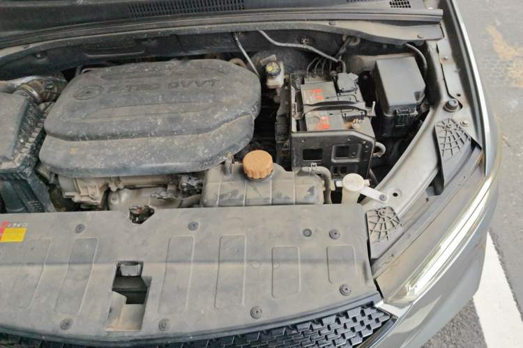 Used Baojun 360 2019 Revised Version 1.5L Manual Luxury Edition China VI Engine Bay Left