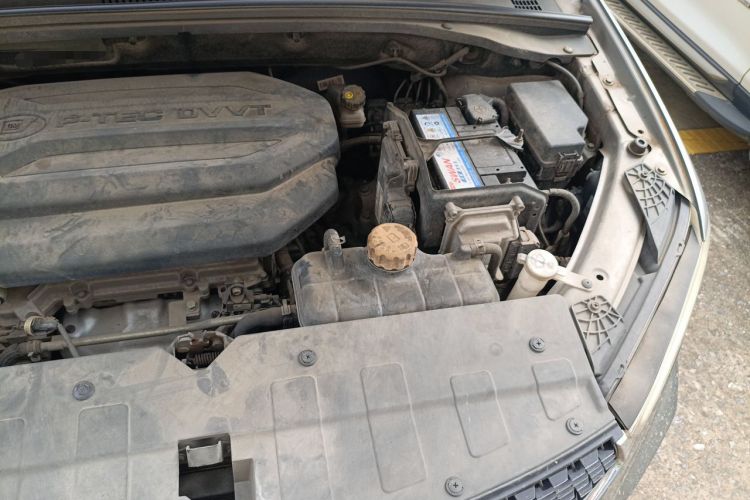 Used Baojun 360 2019 1.5L CVT Elite Version China VI Engine Bay Left