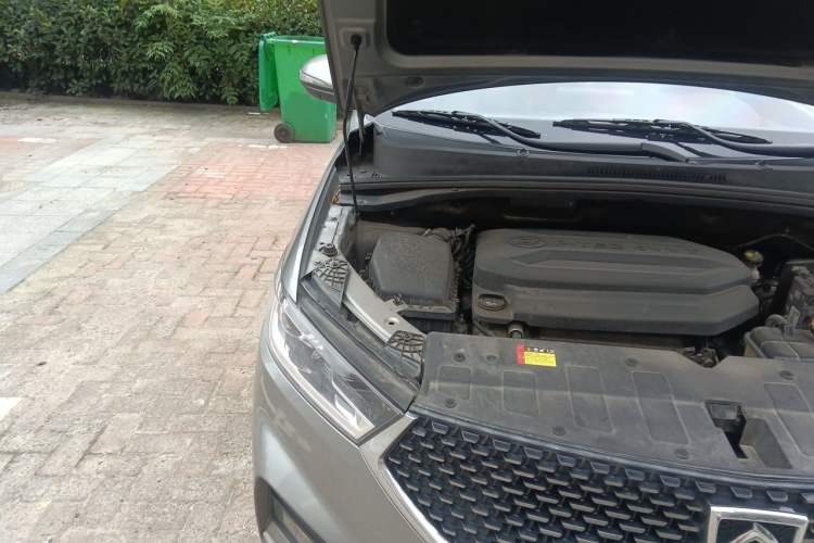 Used Baojun 360 2019 1.5L CVT Elite Version China VI Engine Bay Right