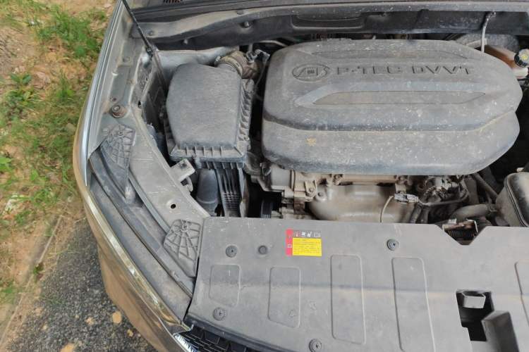 Used Baojun 360 2019 Revised Version 1.5L Manual Luxury Edition China VI Engine Bay Right