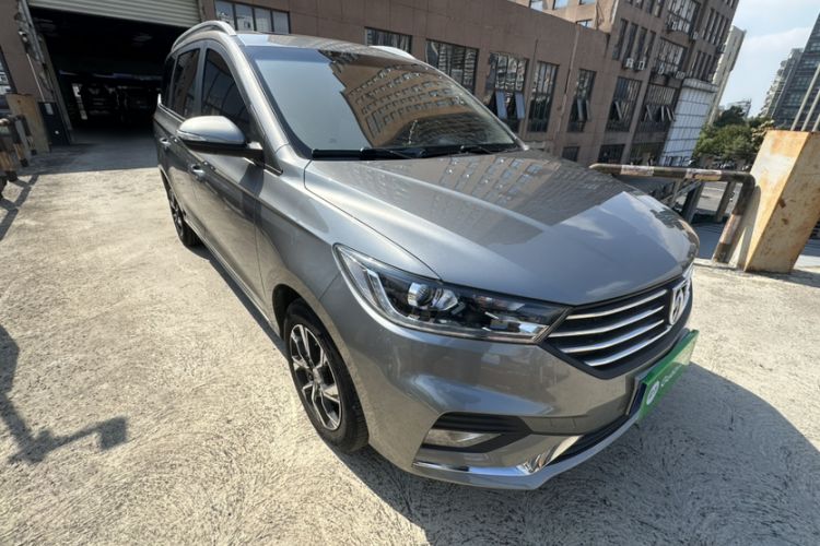 Used Baojun 360 2019 1.5L Manual Luxury Version China VI Exterior 2