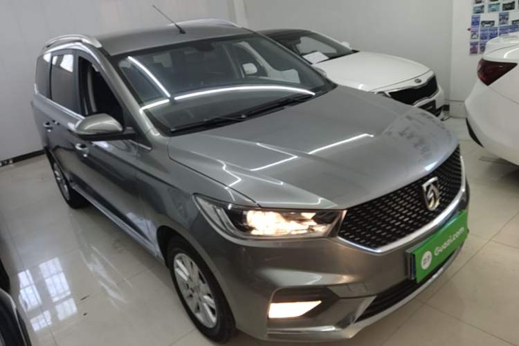Used Baojun 360 2019 Revised Version 1.5L Manual Elite China VI Front Right 45 Deg