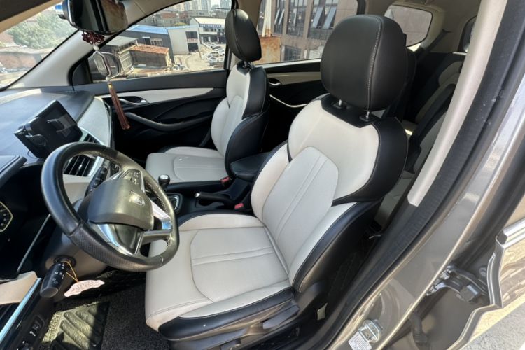 Used Baojun 360 2019 1.5L Manual Luxury Version China VI Interior 2