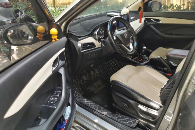 Used Baojun 360 2019 1.5L Manual Luxury Version China VI Interior 3