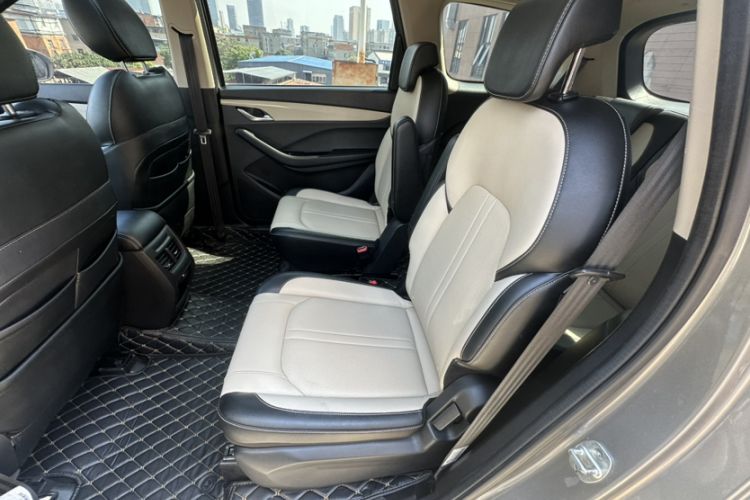 Used Baojun 360 2019 1.5L Manual Luxury Version China VI Interior 4