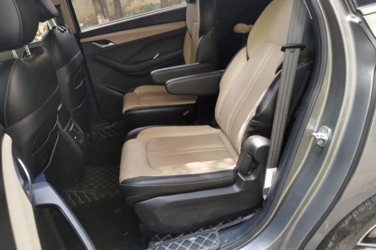 Used Baojun 360 2019 1.5L Manual Luxury Version China VI Interior 4