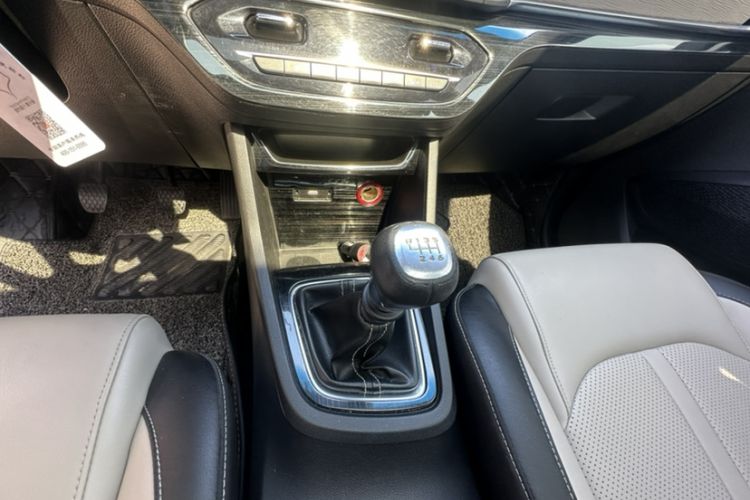 Used Baojun 360 2019 1.5L Manual Luxury Version China VI Interior 7