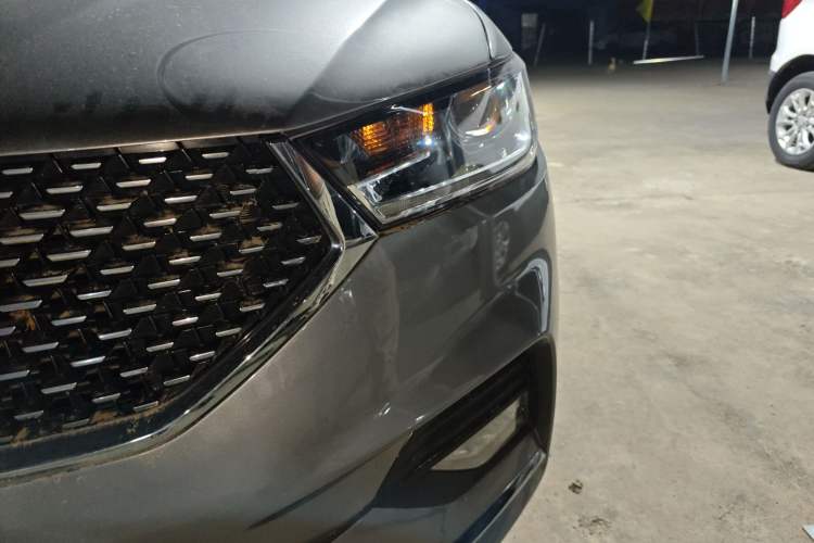 Used Baojun 360 2019 1.5L CVT Luxury Model China VI Emission Standard Left Front Headlight