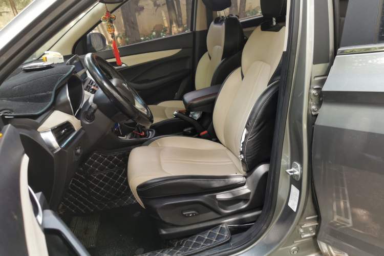 Used Baojun 360 2019 1.5L Manual Luxury Version China VI Left Front Seat
