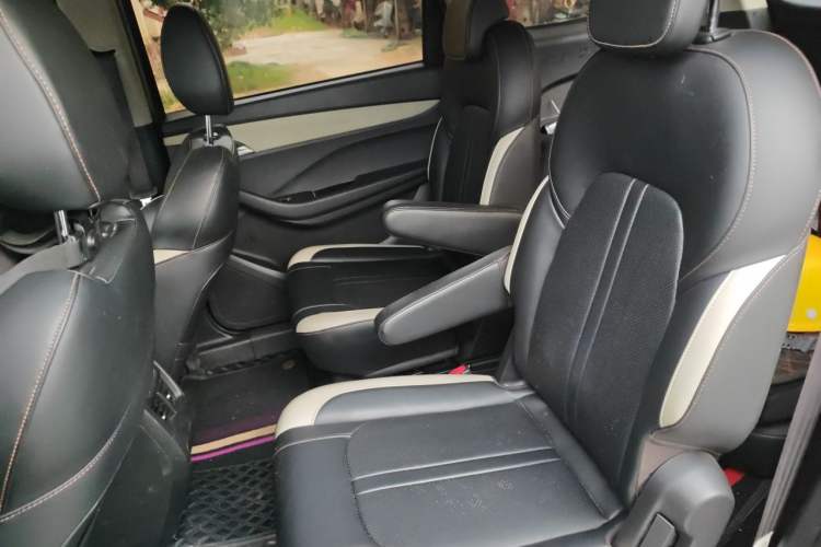 Used Baojun 360 2019 Revised Version 1.5L Manual Luxury Edition China VI Left Rear Seat