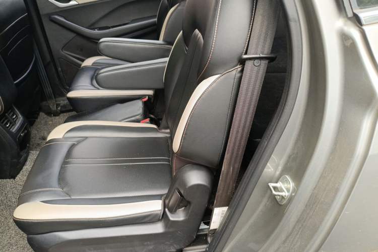 Used Baojun 360 2019 1.5L CVT Elite Version China VI Left Rear Seat