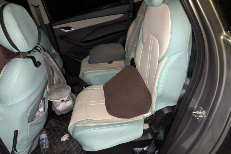 Used Baojun 360 2019 1.5L CVT Luxury Model China VI Emission Standard Left Rear Seat