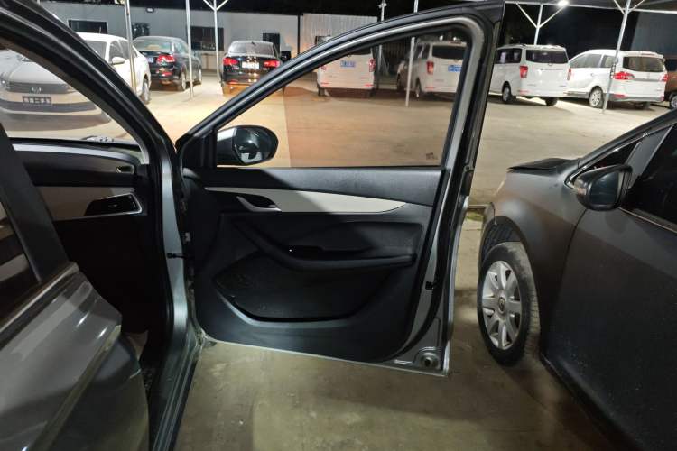 Used Baojun 360 2019 1.5L CVT Luxury Model China VI Emission Standard Right Front Door Interior