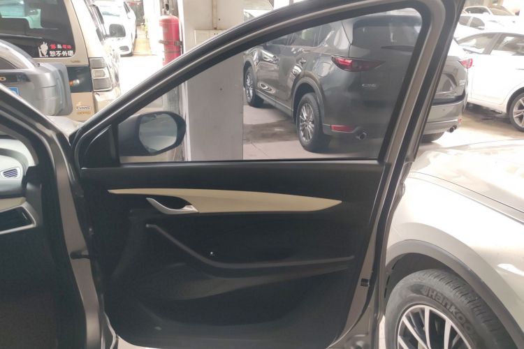 Used Baojun 360 2019 1.5L CVT Elite Version China VI Right Front Door Interior