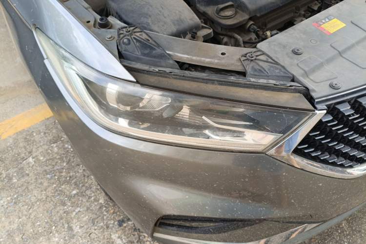 Used Baojun 360 2019 1.5L CVT Elite Version China VI Right Front Headlight