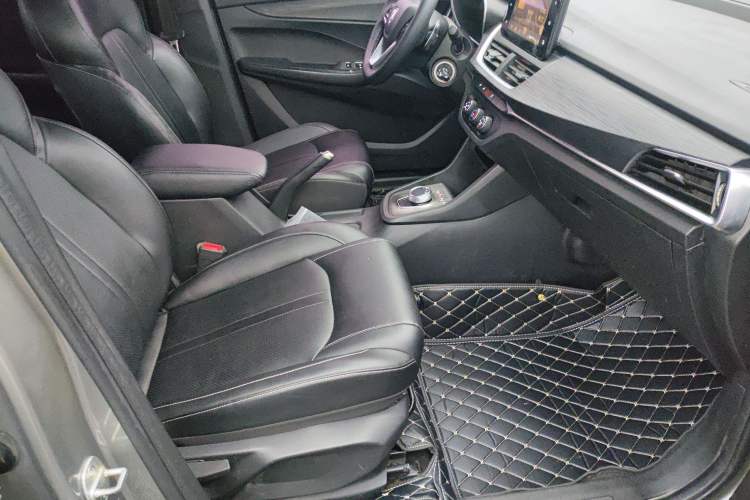 Used Baojun 360 2019 1.5L Automatic Elite Version China VI Right Front Seat