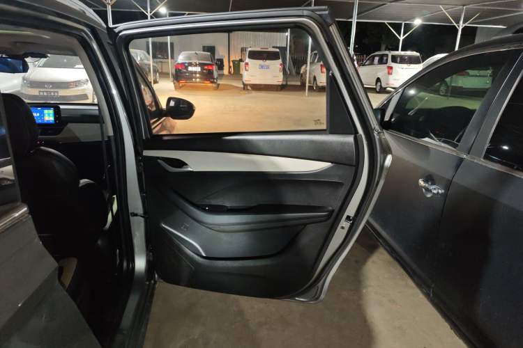 Used Baojun 360 2019 1.5L CVT Luxury Model China VI Emission Standard Right Rear Door Interior