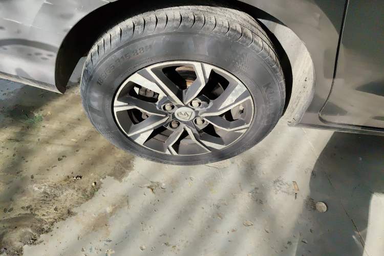 Used Baojun 360 2019 1.5L Manual Luxury Version China VI Right Rear Wheel Hub