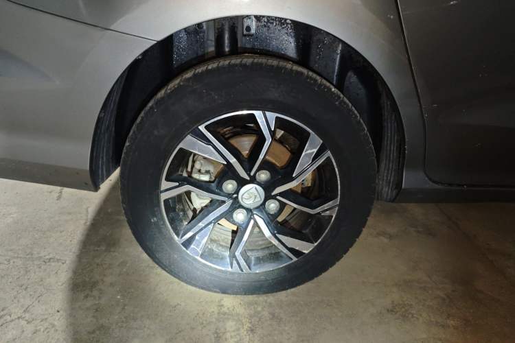 Used Baojun 360 2019 1.5L CVT Luxury Model China VI Emission Standard Right Rear Wheel Hub