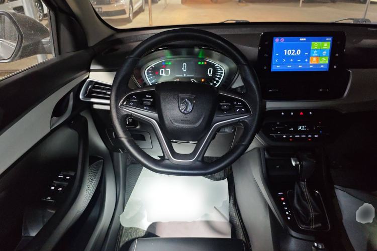 Used Baojun 360 2019 1.5L CVT Luxury Model China VI Emission Standard Steering Wheel