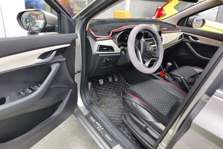 Used Baojun 360 2019 Revised Version 1.5L Manual Elite China VI Driver Seat
