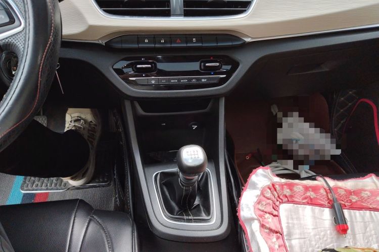 Used Baojun 360 2019 1.5L Manual Luxury Version China VI Gear Lever