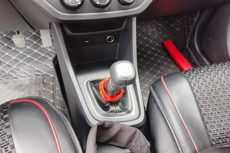 Used Baojun 360 2019 Revised Version 1.5L Manual Elite China VI Gear Lever