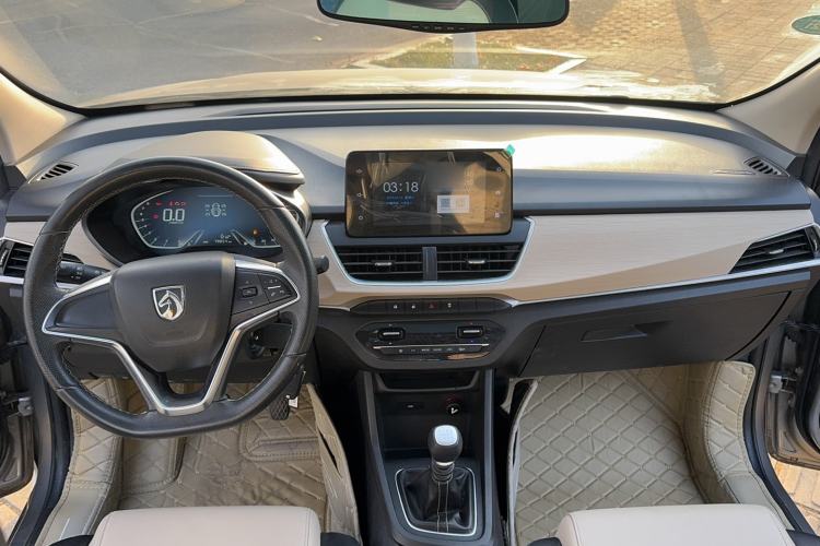 Used Baojun 360 2019 1.5L Manual Luxury Version China VI Interior 3