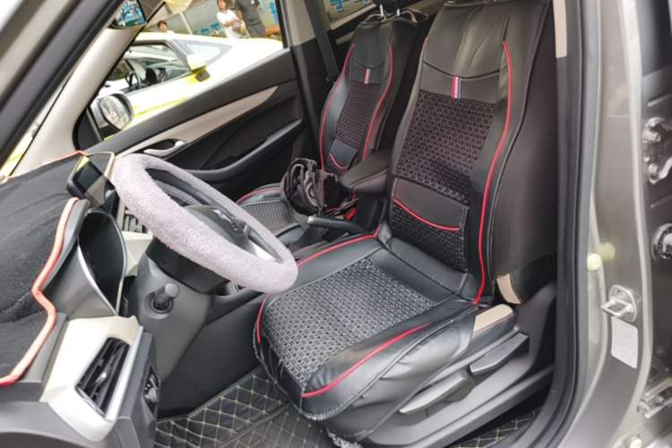 Used Baojun 360 2019 Revised Version 1.5L Manual Elite China VI Left Front Seat
