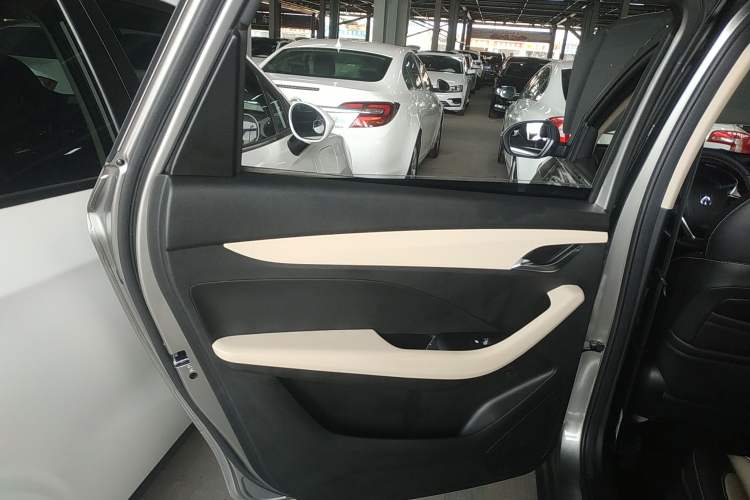 Used Baojun 360 2019 1.5L Manual Luxury Version China VI Left Rear Door Interior