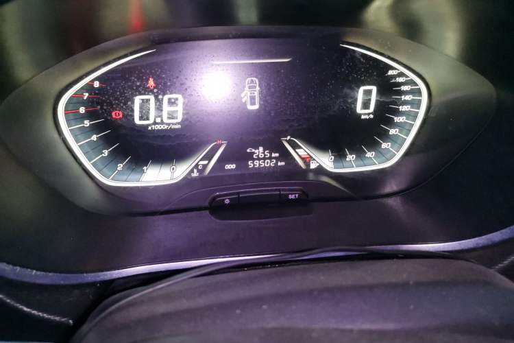 Used Baojun 360 2019 1.5L Manual Elite Version China VI Odometer Close Up