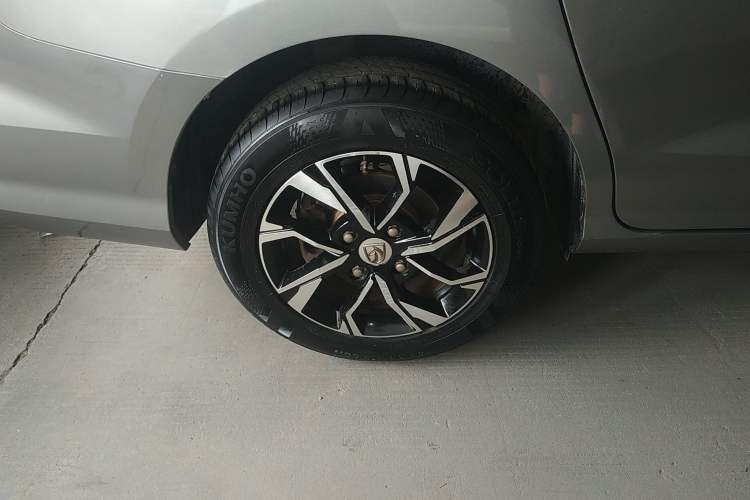 Used Baojun 360 2019 1.5L Manual Luxury Version China VI Right Rear Wheel Hub