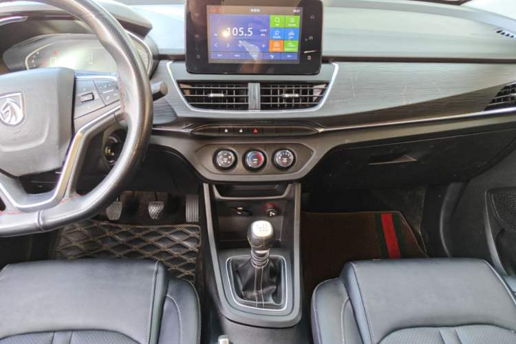 Used Baojun 360 2019 1.5L Manual Elite Version China VI Audio And AC Panel