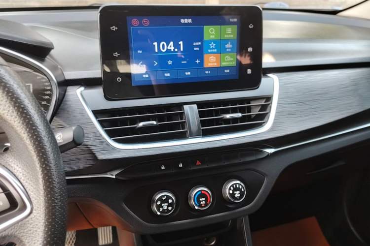 Used Baojun 360 2019 1.5L Manual Elite Version China VI Audio And AC Panel