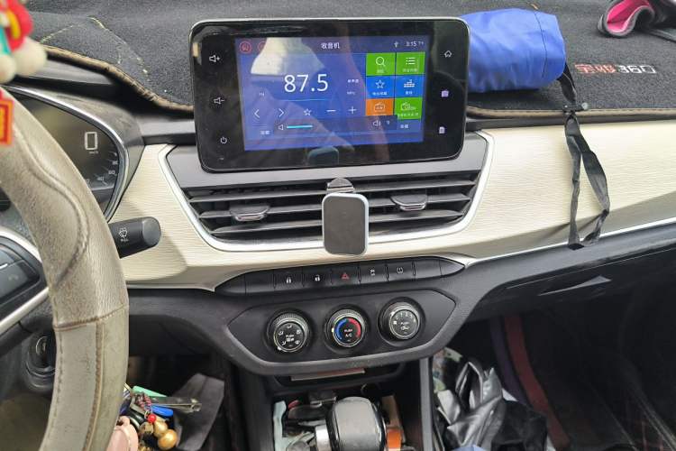 Used Baojun 360 2019 1.5L CVT Elite Version China VI Audio And AC Panel