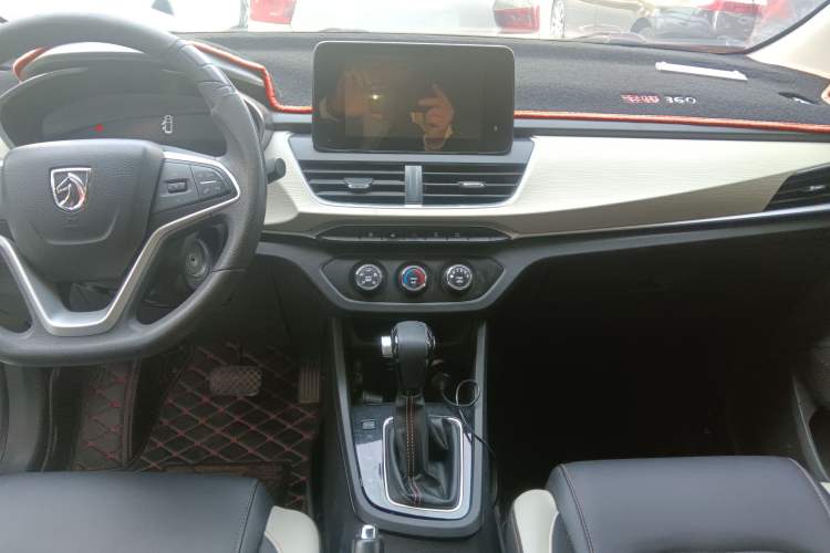 Used Baojun 360 2019 1.5L CVT Elite Version China VI Audio And AC Panel