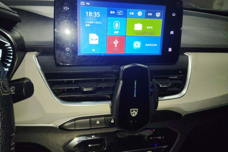 Used Baojun 360 2019 1.5L CVT Luxury Model China VI Emission Standard Audio And AC Panel