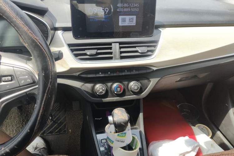 Used Baojun 360 2019 1.5L CVT Elite Version China VI Audio And AC Panel