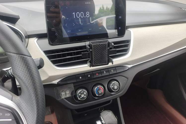 Used Baojun 360 2019 1.5L CVT Elite Version China VI Audio And AC Panel