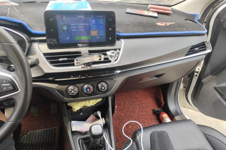 Used Baojun 360 2019 1.5L Manual Elite Version China VI Audio And AC Panel