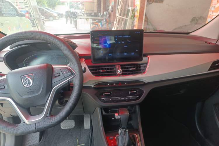 Used Baojun 360 2019 1.5L CVT Luxury Model China VI Emission Standard Audio And AC Panel